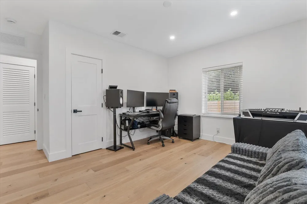 8801 Miami Avenue El Portal, FL 33150