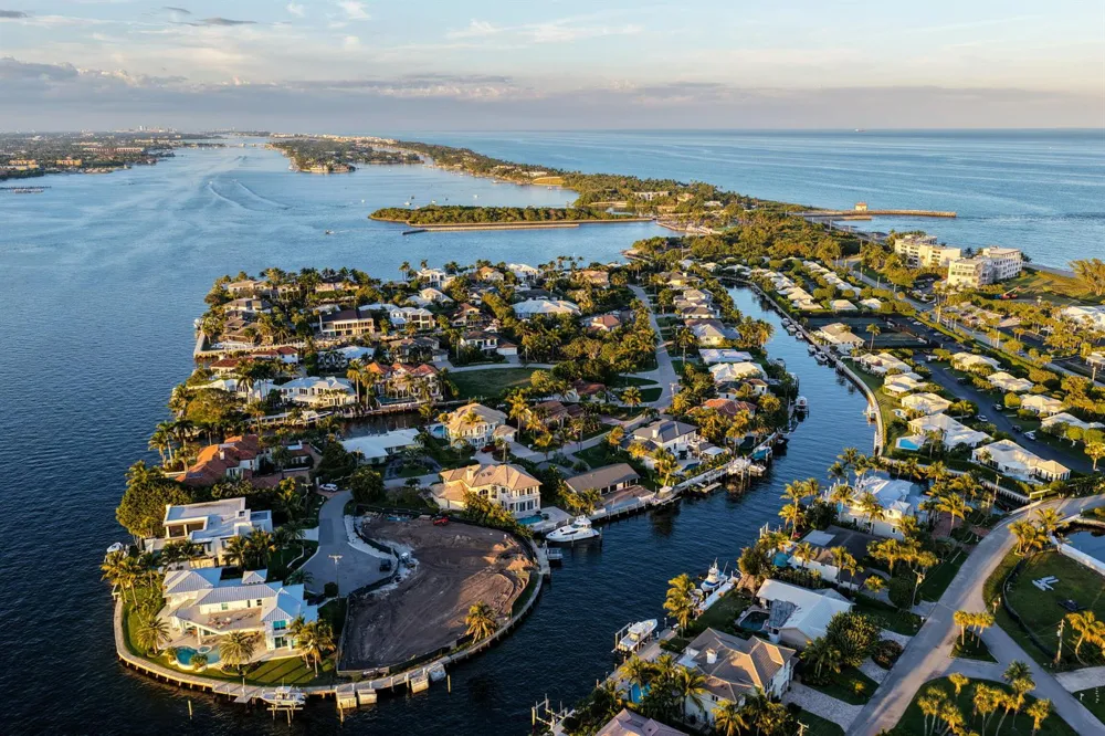 92 Island Drive S Ocean Ridge, FL 33435