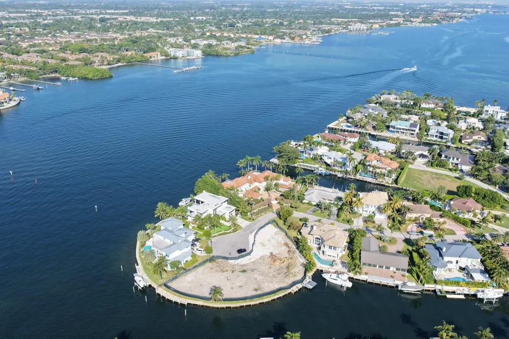 92 Island Drive S Ocean Ridge, FL 33435
