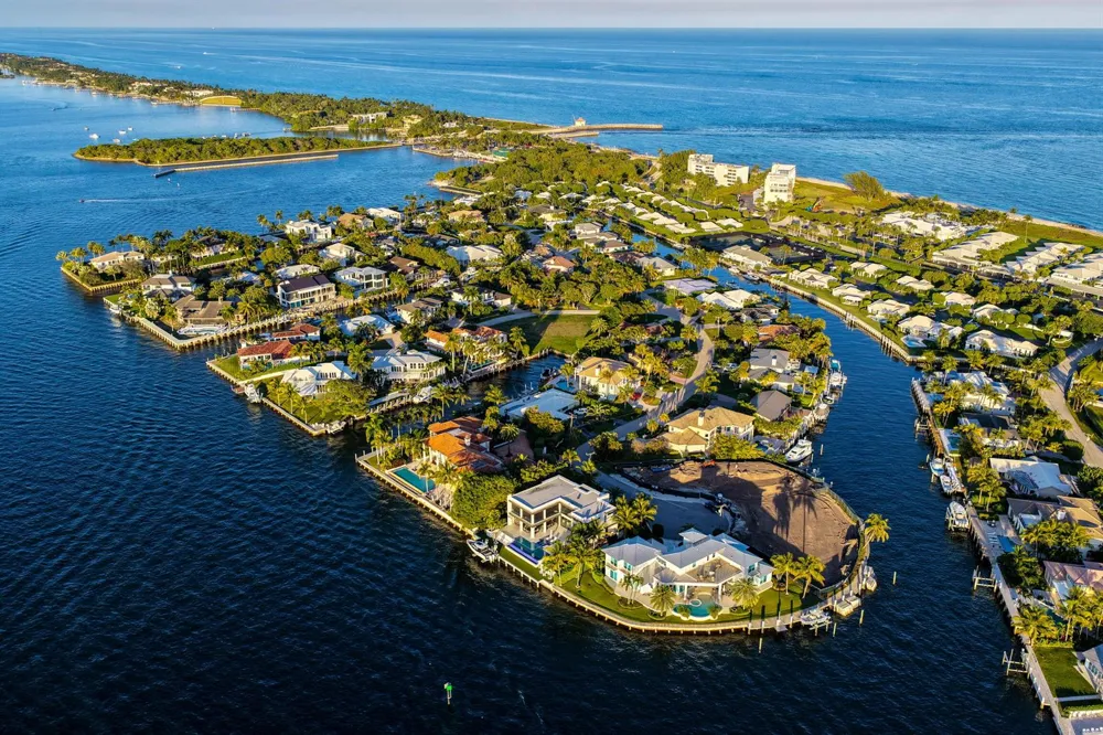92 Island Drive S Ocean Ridge, FL 33435