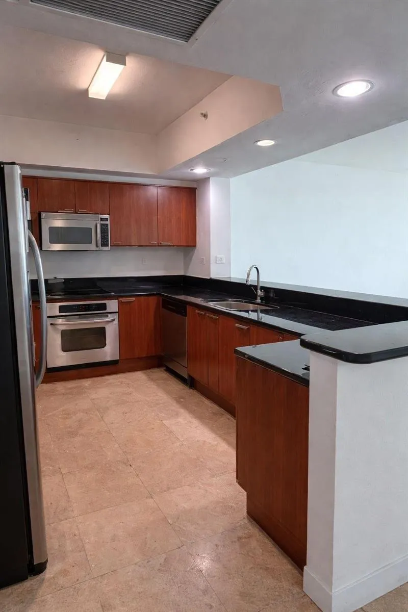 14951 Royal Oaks Lane #1607 North Miami, FL 33181