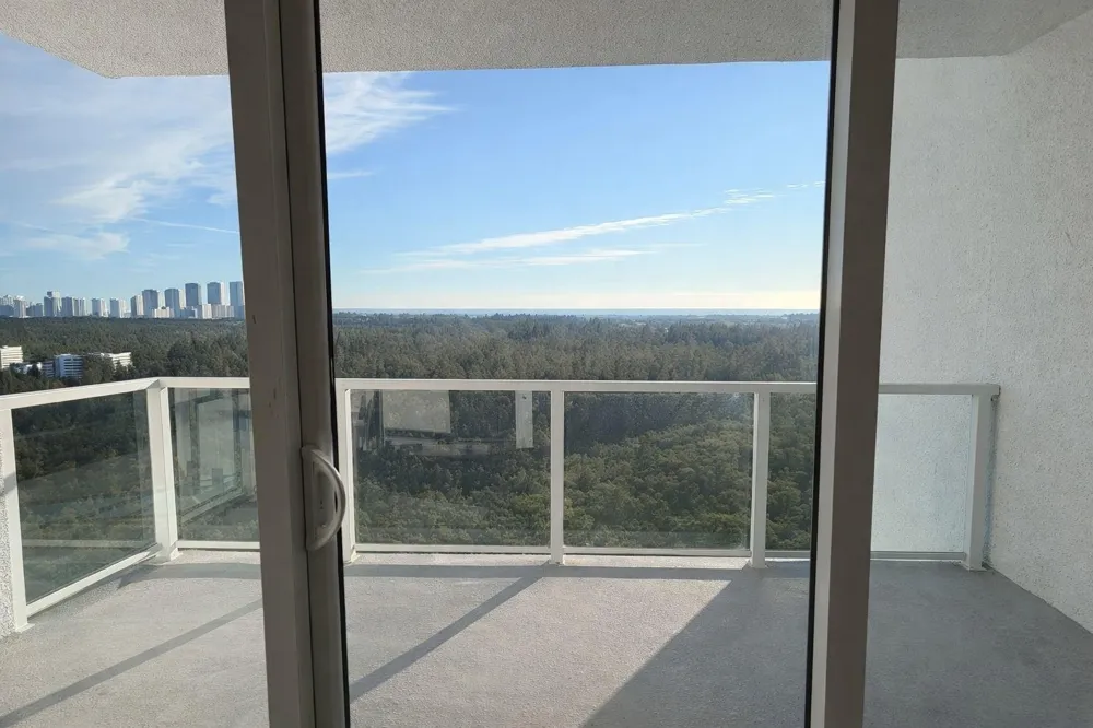 14951 Royal Oaks Lane #1607 North Miami, FL 33181