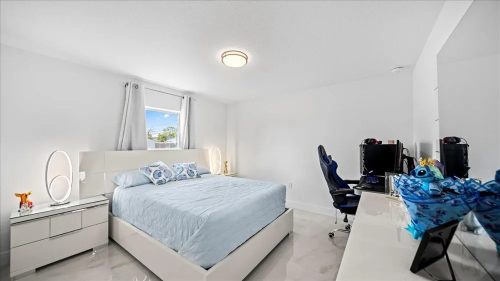 4317 Vicliff Road West Palm Beach, FL 33406