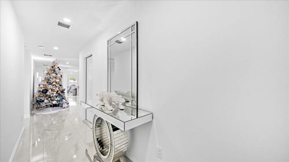 4317 Vicliff Road West Palm Beach, FL 33406