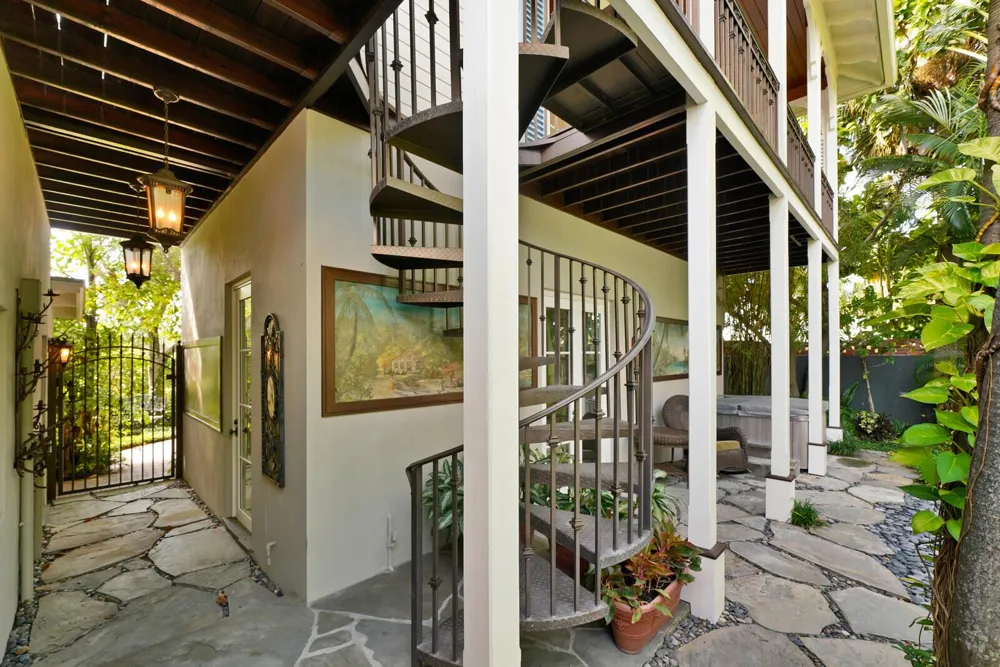 137 S Oak Street Lantana, FL 33462