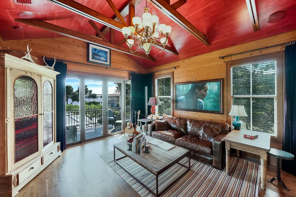 137 S Oak Street Lantana, FL 33462