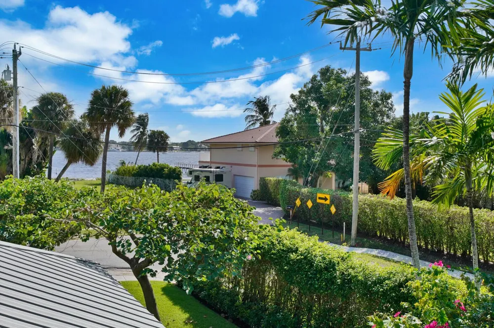 137 S Oak Street Lantana, FL 33462