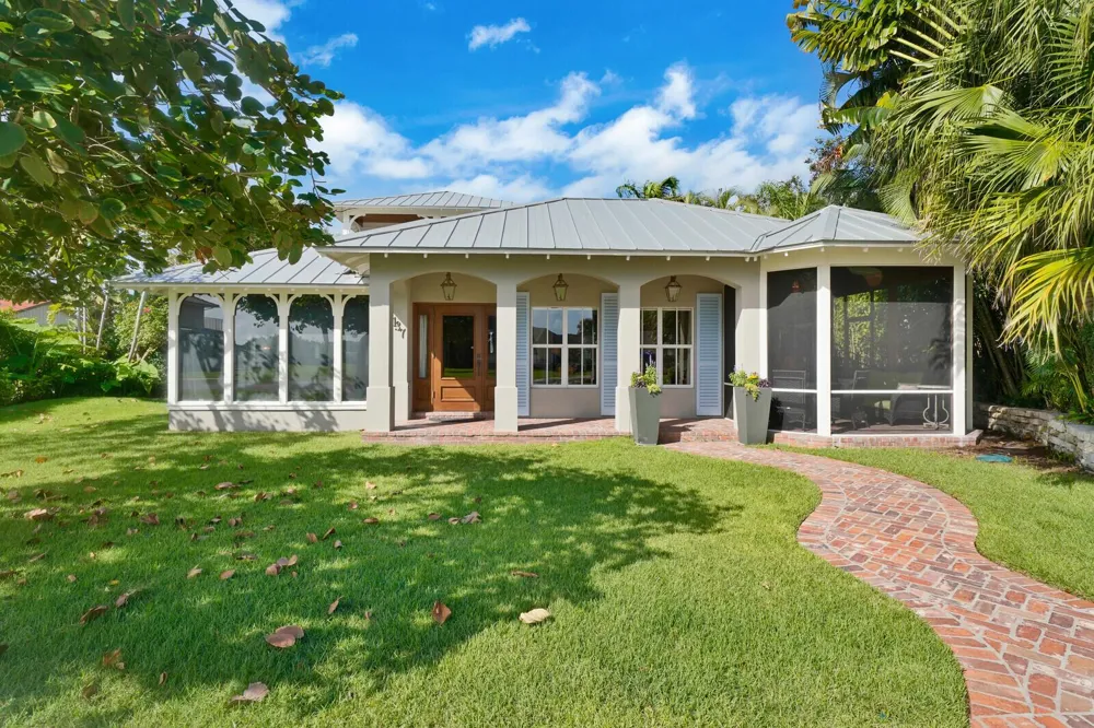 137 S Oak Street Lantana, FL 33462
