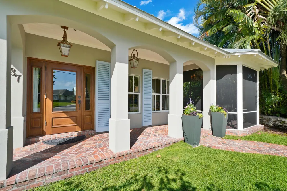 137 S Oak Street Lantana, FL 33462