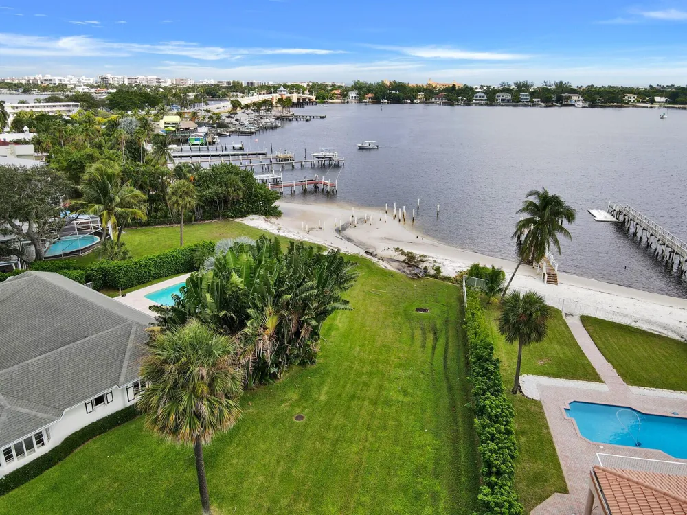 137 S Oak Street Lantana, FL 33462