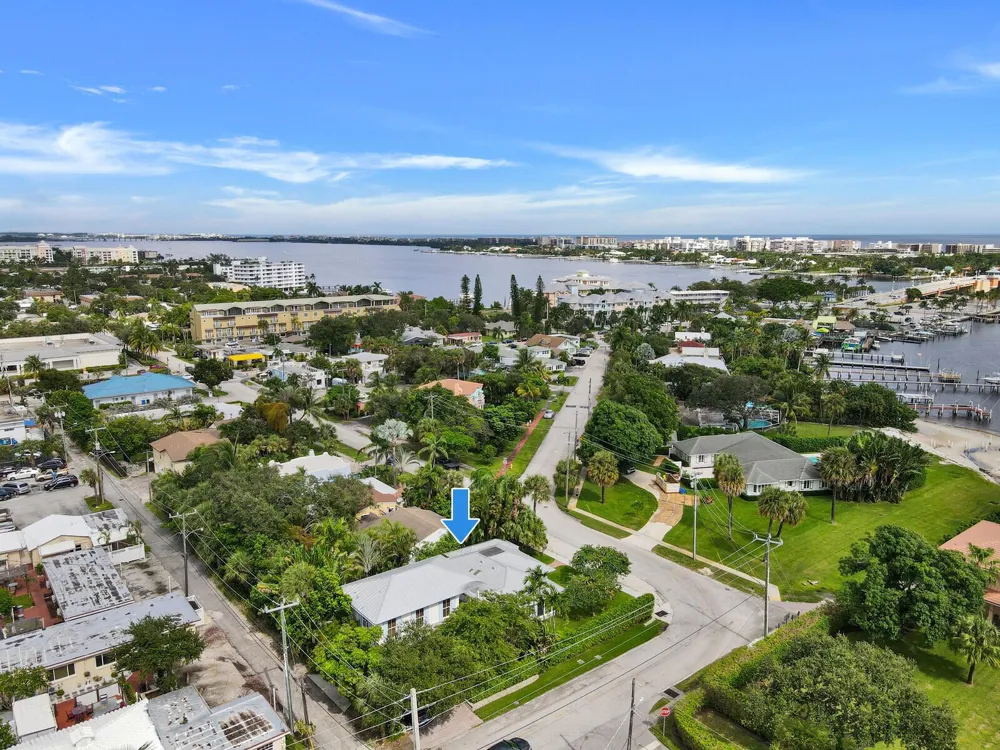 137 S Oak Street Lantana, FL 33462