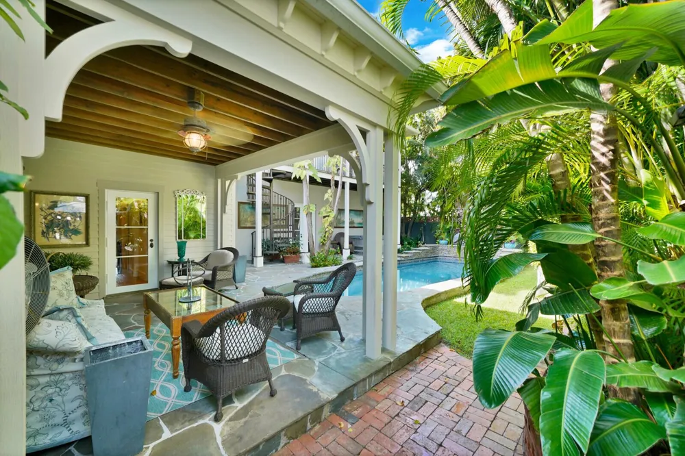 137 S Oak Street Lantana, FL 33462