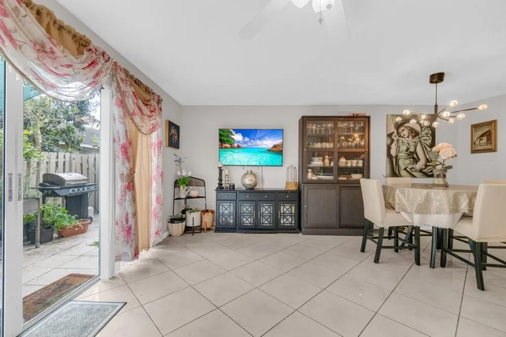 3611 NW 122nd Terrace #3611 Sunrise, FL 33323