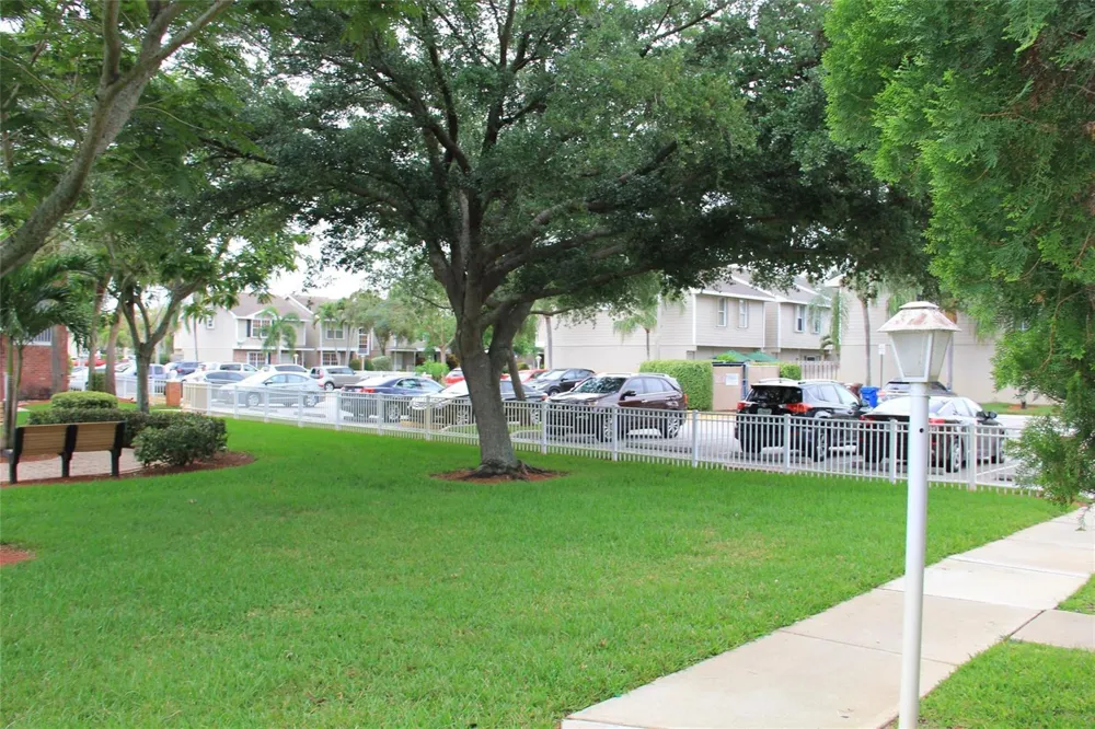 3611 NW 122nd Terrace #3611 Sunrise, FL 33323