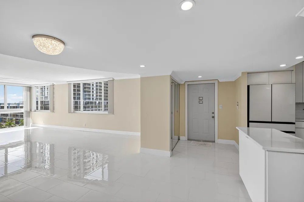 301 Lake Shore Drive #711 Lake Park, FL 33403