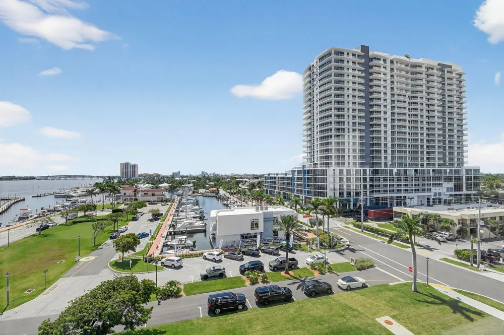 301 Lake Shore Drive #711 Lake Park, FL 33403