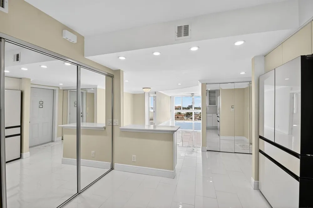 301 Lake Shore Drive #711 Lake Park, FL 33403