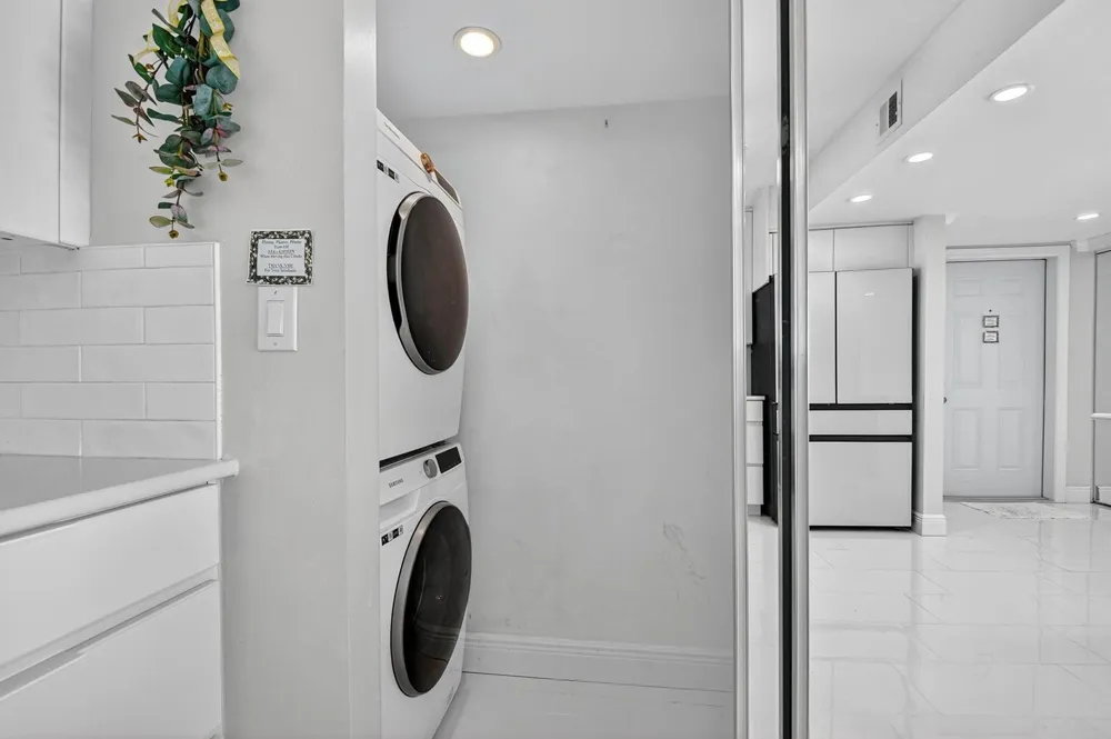 301 Lake Shore Drive #711 Lake Park, FL 33403