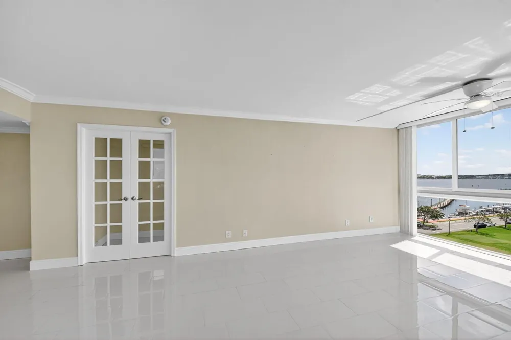 301 Lake Shore Drive #711 Lake Park, FL 33403