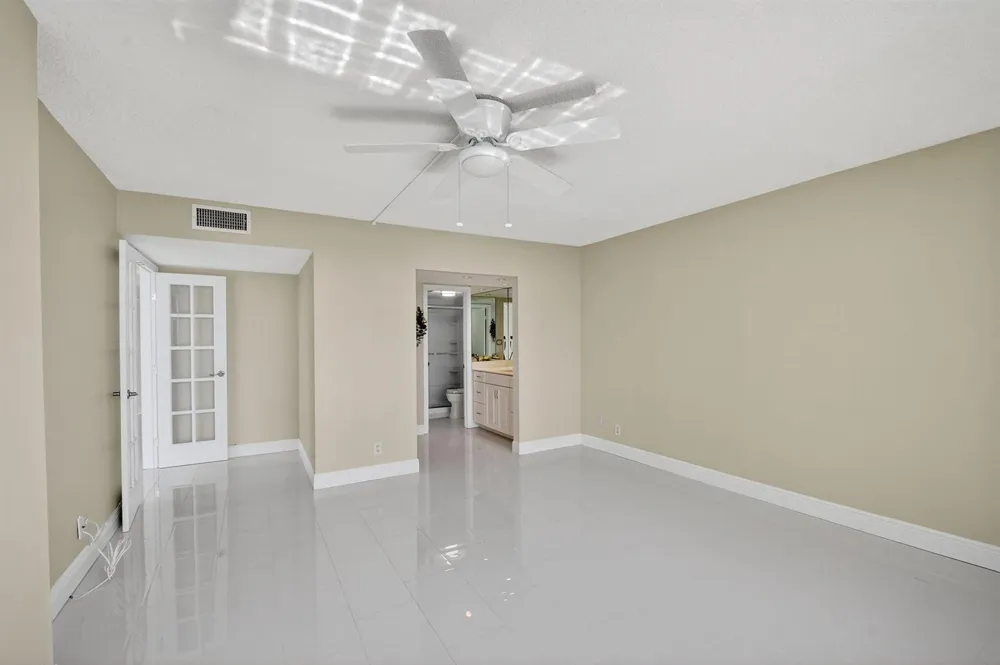 301 Lake Shore Drive #711 Lake Park, FL 33403