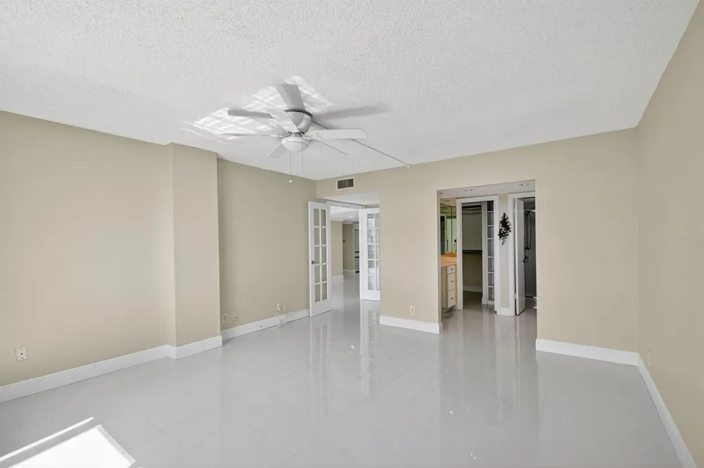 301 Lake Shore Drive #711 Lake Park, FL 33403