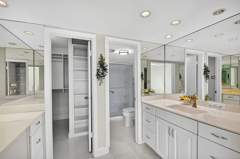 301 Lake Shore Drive #711 Lake Park, FL 33403