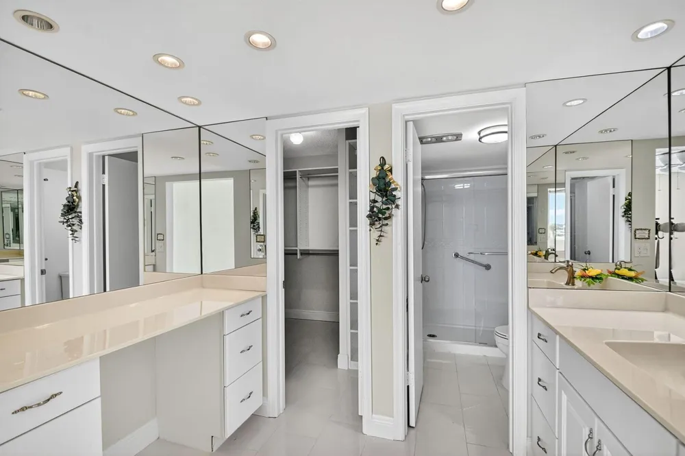301 Lake Shore Drive #711 Lake Park, FL 33403
