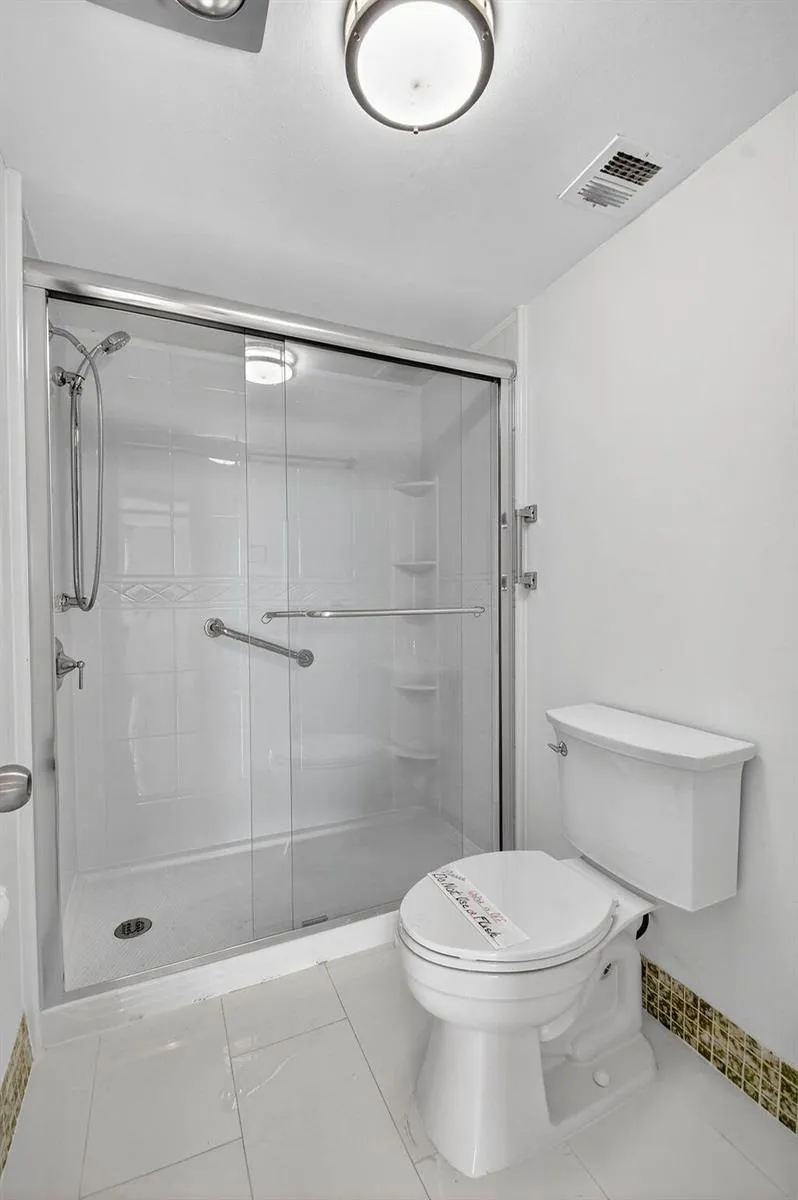 301 Lake Shore Drive #711 Lake Park, FL 33403