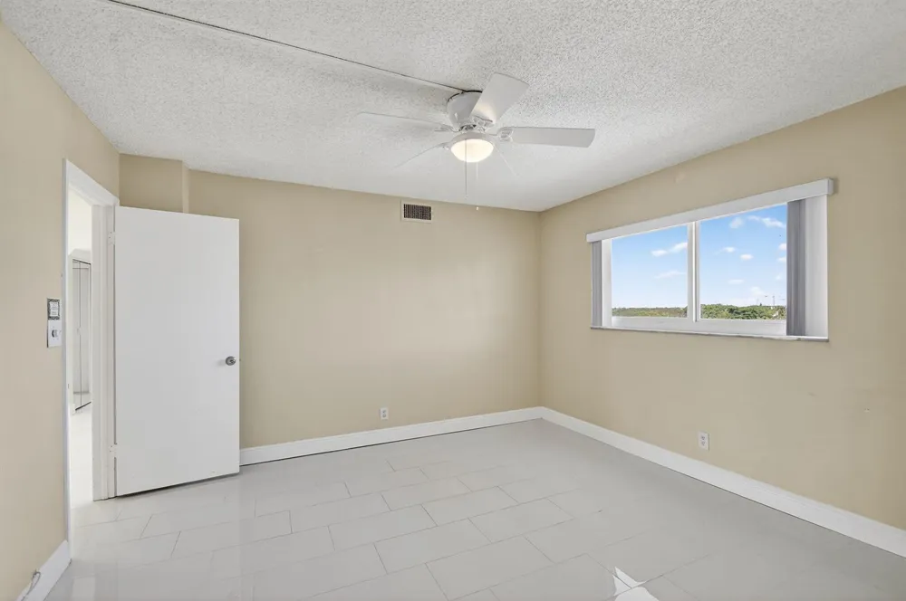 301 Lake Shore Drive #711 Lake Park, FL 33403