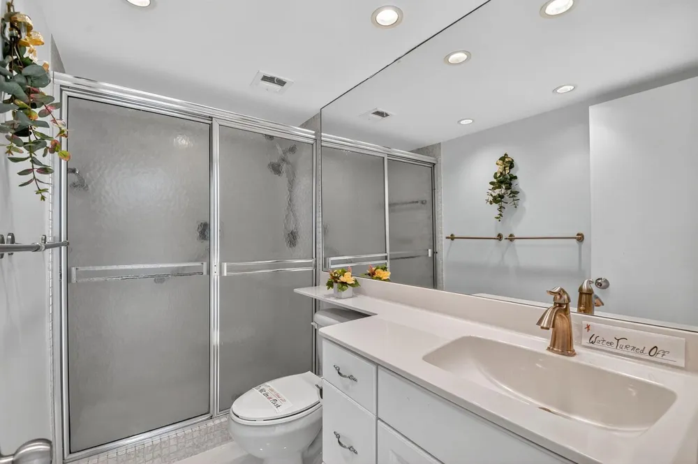 301 Lake Shore Drive #711 Lake Park, FL 33403