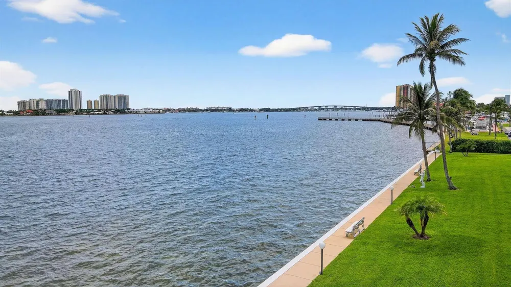 301 Lake Shore Drive #711 Lake Park, FL 33403