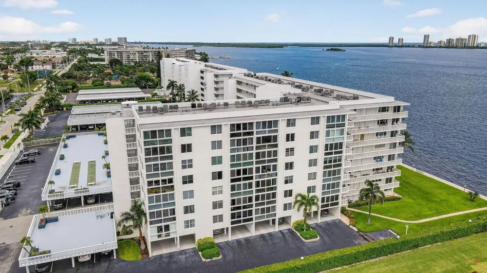 301 Lake Shore Drive #711 Lake Park, FL 33403