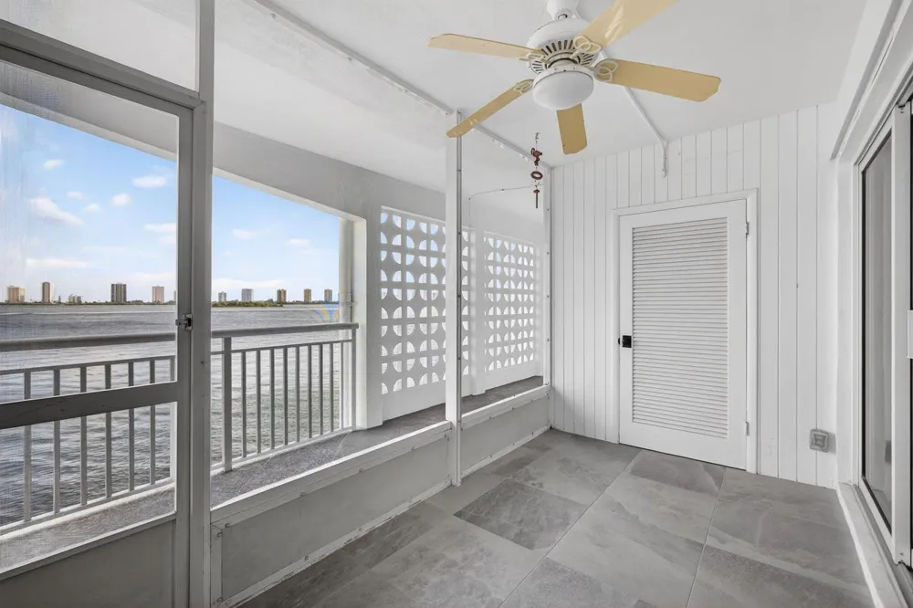 100 Shore Court #208 North Palm Beach, FL 33408