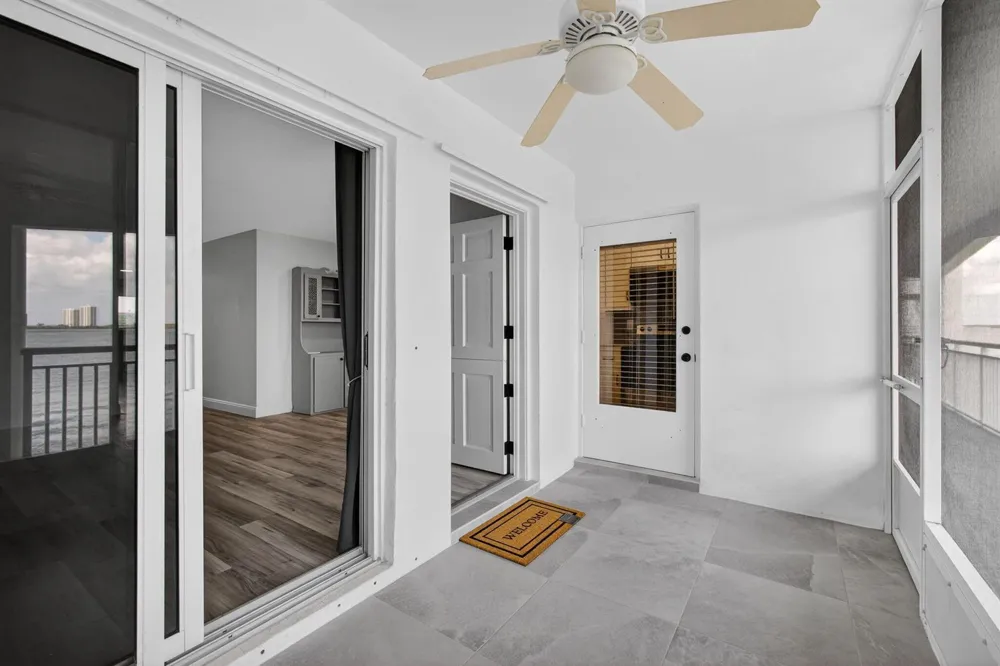 100 Shore Court #208 North Palm Beach, FL 33408