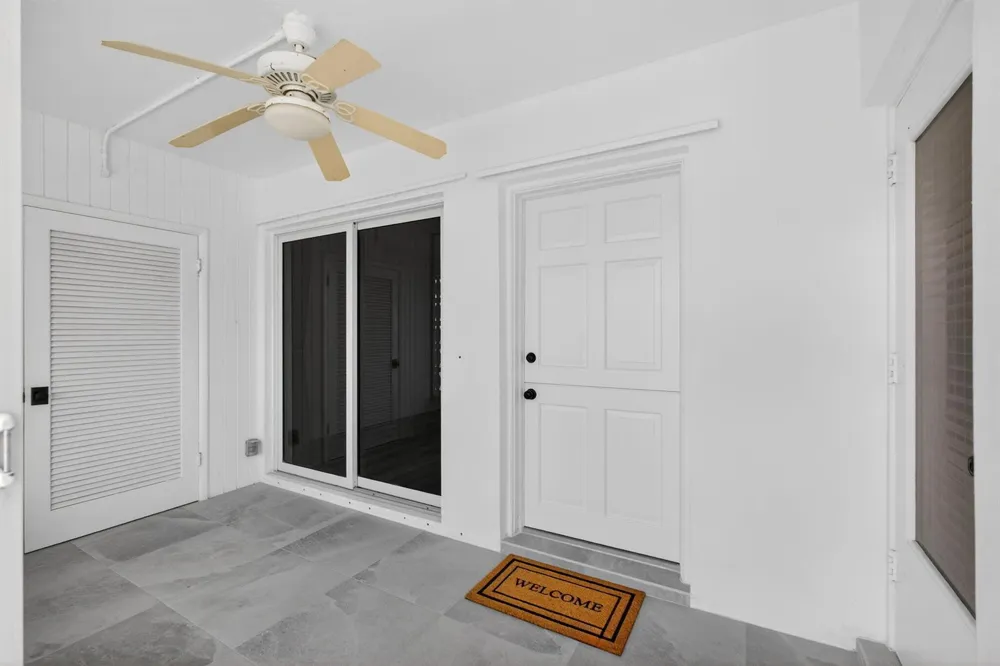 100 Shore Court #208 North Palm Beach, FL 33408