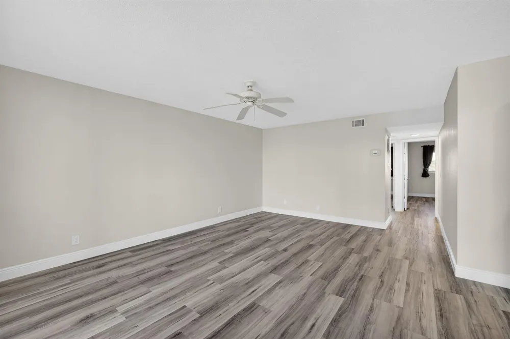 100 Shore Court #208 North Palm Beach, FL 33408