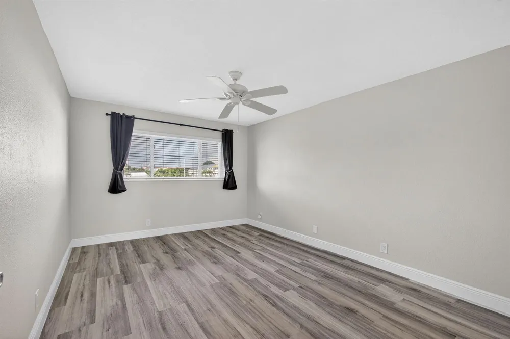 100 Shore Court #208 North Palm Beach, FL 33408
