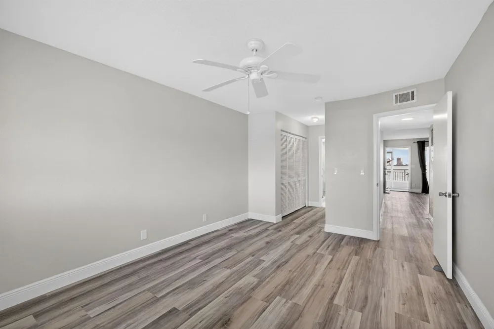 100 Shore Court #208 North Palm Beach, FL 33408