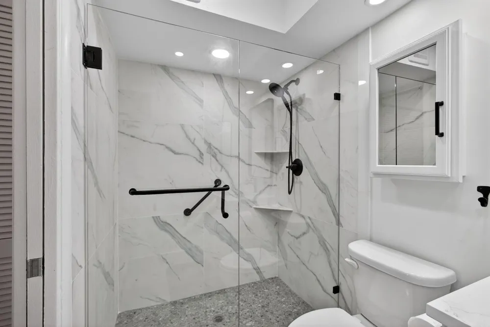100 Shore Court #208 North Palm Beach, FL 33408