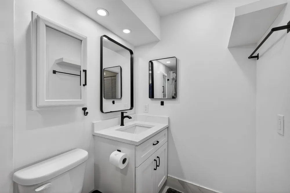 100 Shore Court #208 North Palm Beach, FL 33408
