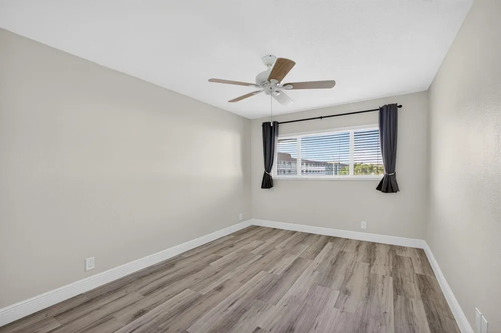 100 Shore Court #208 North Palm Beach, FL 33408