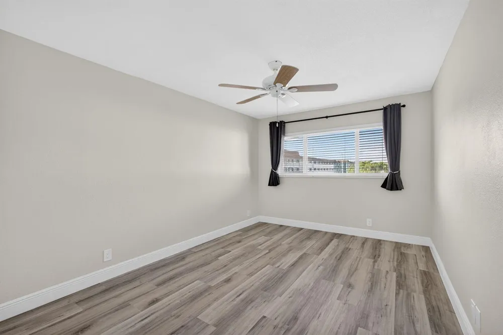 100 Shore Court #208 North Palm Beach, FL 33408