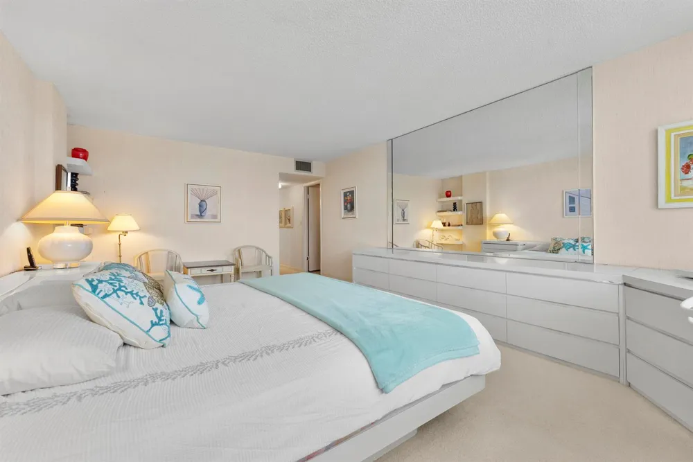 1149 Hillsboro Mile #1008 Hillsboro Beach, FL 33062