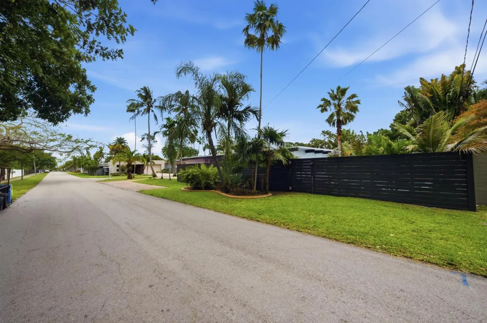 100 NE 22nd Street Wilton Manors, FL 33305