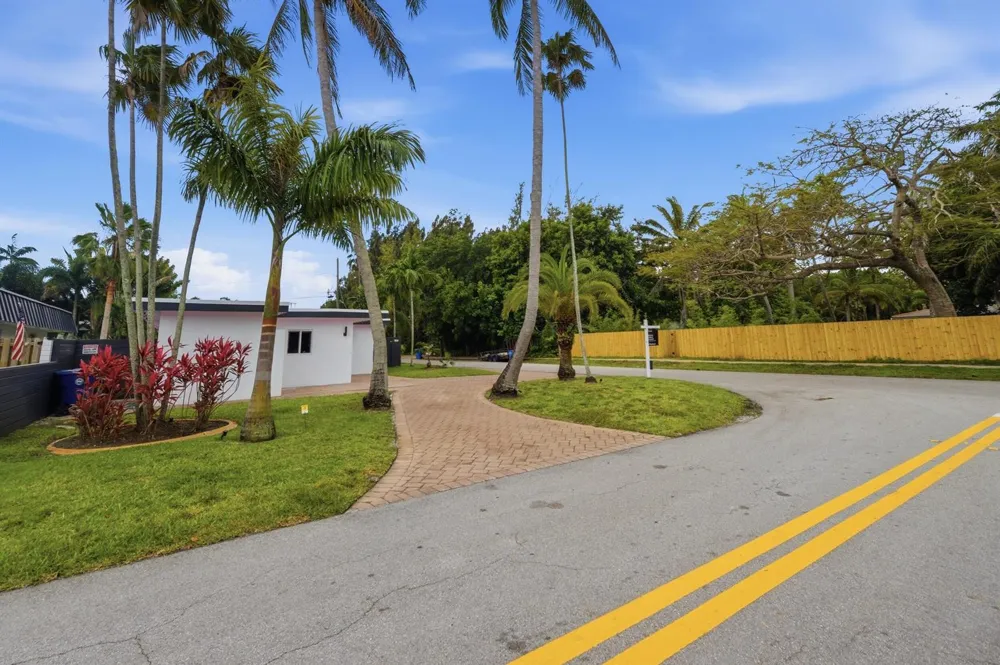 100 NE 22nd Street Wilton Manors, FL 33305