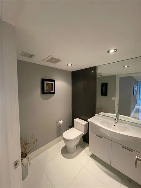 465 Brickell Avenue #1201 Miami, FL 33131