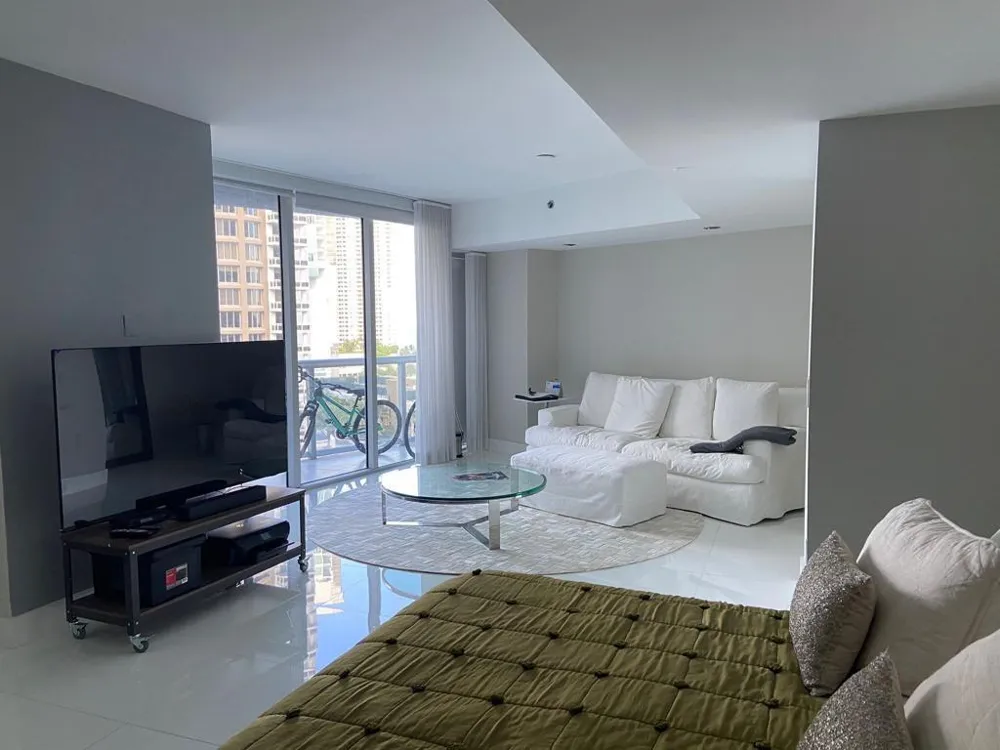 465 Brickell Avenue #1201 Miami, FL 33131
