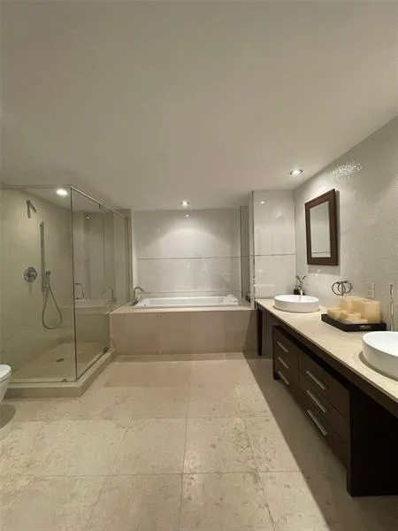 465 Brickell Avenue #1201 Miami, FL 33131