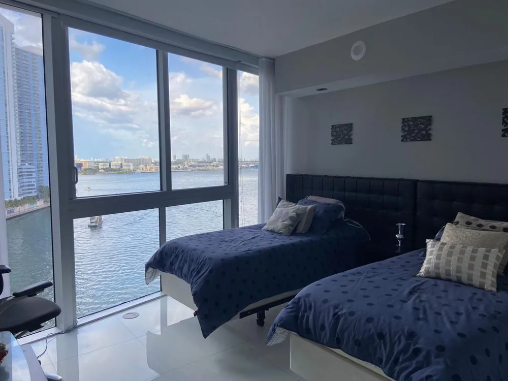 465 Brickell Avenue #1201 Miami, FL 33131