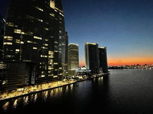 465 Brickell Avenue #1201 Miami, FL 33131